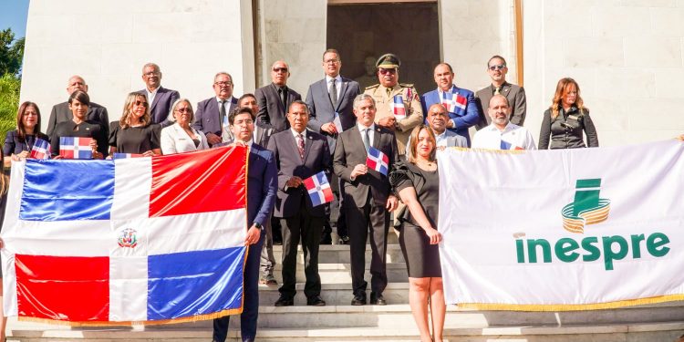 Inespre honra padres de la Patria