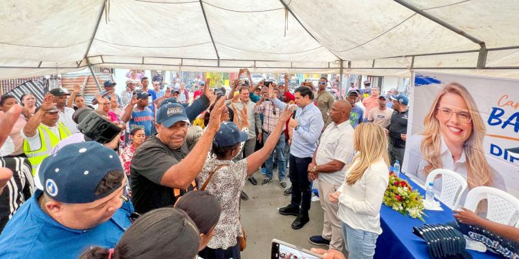 Roberto Ángel juramenta en el PRM exdirigentes y activistas del PLD en Hato Mayor