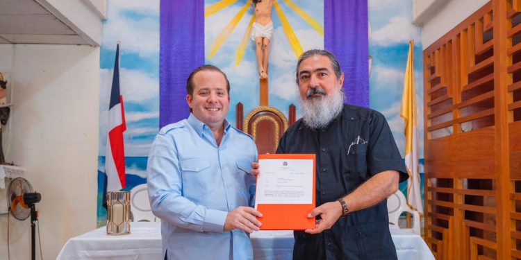 Ministro José Paliza entrega aportes por más de RD$58 millones en Puerto Plata