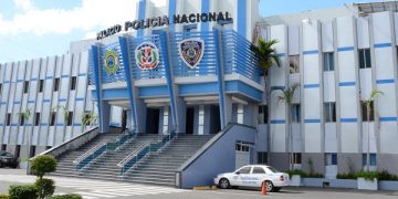 Policía Nacional pone bajo arresto hombre captado en video sacando de manera violenta a su hija de centro de educativo en Nagua