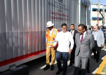 Equipo de Telecomunicaciones de Honduras visita nuevo Centro de Datos en Edeeste