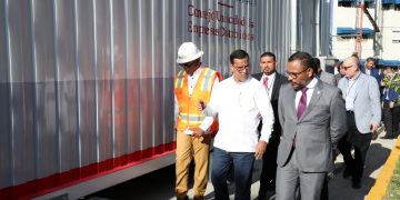 Equipo de Telecomunicaciones de Honduras visita nuevo Centro de Datos en Edeeste