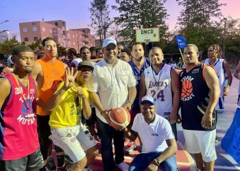 Precandidato a diputado Doctor Omar Tejeda, realiza amplia jornada deportiva en SDN