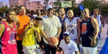 Precandidato a diputado Doctor Omar Tejeda, realiza amplia jornada deportiva en SDN