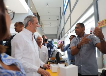 Presidente Abinader inaugura en SDO nuevo “Punto GOB Occidental Mall” que beneficiará a más de un millón de ciudadanos