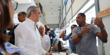 Presidente Abinader inaugura en SDO nuevo “Punto GOB Occidental Mall” que beneficiará a más de un millón de ciudadanos