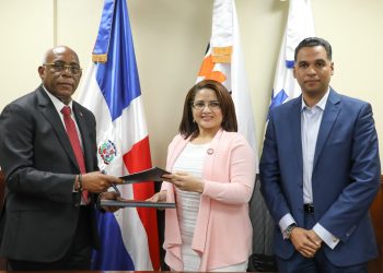 Edeeste suscribe acuerdo con representantes del Project Management Institute para desarrollar proyectos