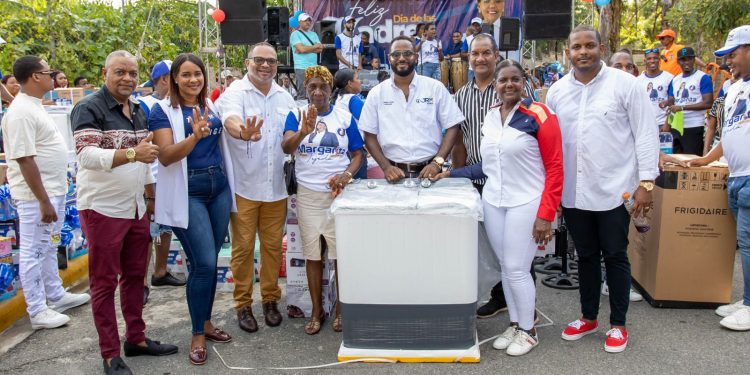 Margarita Tejeda agasaja a más de 700 madres de Haina