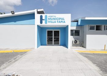 Presidente Abinader entrega remozado Hospital Villa Tapia