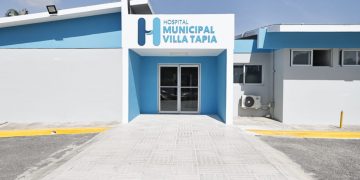 Presidente Abinader entrega remozado Hospital Villa Tapia
