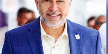 Precandidato alcalde dice requerirá datos biométricos a extranjeros en SDE si resulta electo