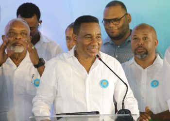 Exdirigentes del PHD lanzan el Partido Humanista Renovador