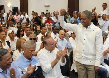 Federico Reynoso y su equipo se unen en un masivo acto de apoyo a la candidatura de Ulises Rodríguez como Alcalde de Santiago