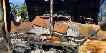 Alcalde Marcial Reyes: Denuncia vandalismo político incineran camiones de basura en La Caleta.