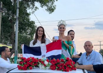 Con algarabía y entusiasmo reciben la Miss República Dominicana en Sánchez Ramírez