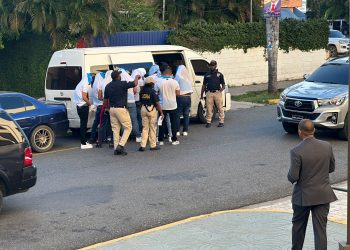 Fijan para este viernes conocimiento de coerción contra 23 jóvenes, acusados de presentar documentos falsos en  Consulado de EEUU