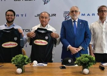 Lidom y Grupo Martí firman alizan; entregaran yipeta del año al jugador más valioso