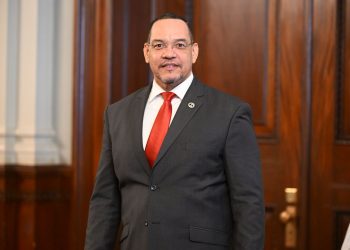 Director de Defensa Pública llama a no apoyar cualquier aspiración del Pastor y politico Dio Astacio.