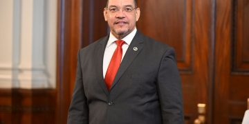 Director de Defensa Pública llama a no apoyar cualquier aspiración del Pastor y politico Dio Astacio.