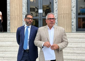 Demandada funcionaria por “VENDER” inmueble que tenía en garantía por deuda de 400 mil dólares.