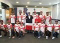 Comisionado entrega bandera equipo RD irá a Clasificatorio Serie Mundial Cal Ripken