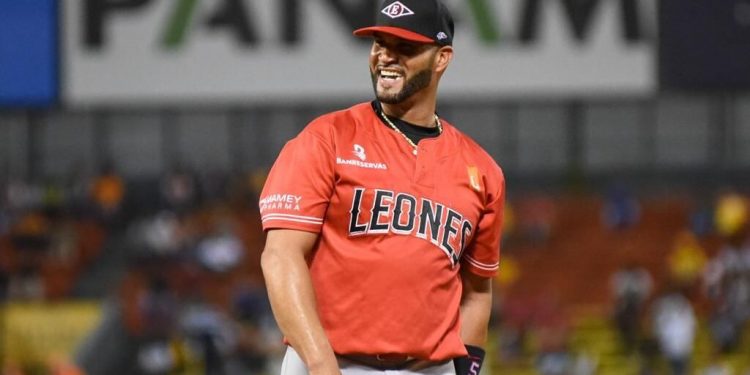 Albert Pujols dirigente Leones del Escogido