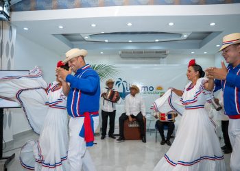 Barahona  cierra con rotundo éxito Expo Turismo y Atracciones 2024; tres embajadores asisten.