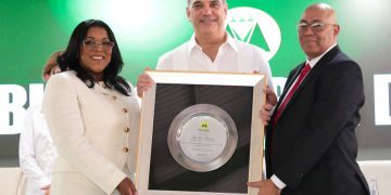 Abinader se declara fiel creyente del cooperativismo y revela que de 743 cooperativas que encontró, ya van 2,309 registrada en  IDECOOP.