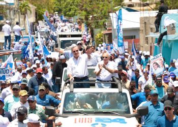 Abinader encabeza  caravana en Esperanza, Valverde para consolidar triunfo