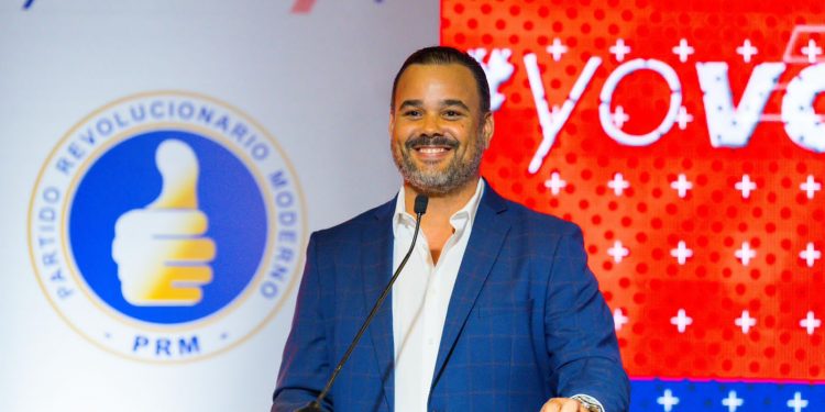El Movimiento “Yo Voy 4+” en apoyo al candidato presidencial del PRM, Luis Abinader realizó este jueves su cierre de campaña con la presencia del presidente de esta organización José Ignacio Paliza.