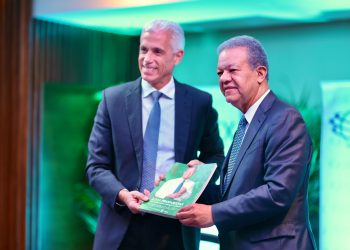 Leonel expone su programa ante la Asociación Dominicana de Empresas de Inversión Extranjeras
