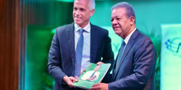 Leonel expone su programa ante la Asociación Dominicana de Empresas de Inversión Extranjeras