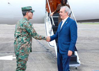 Abinader regresa tras viaje oficial a Europa