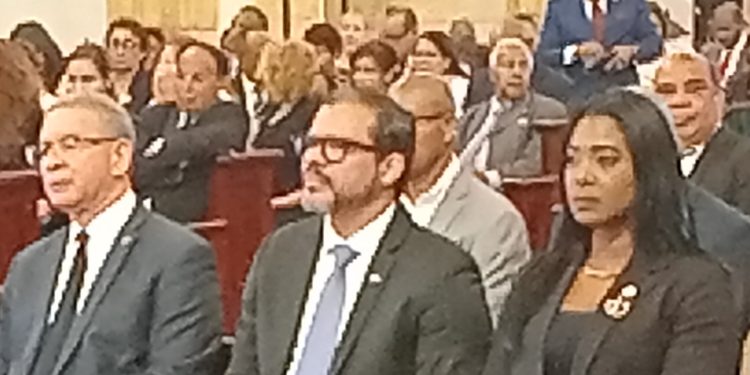 Yohan López presidente del Colegio de Abogados felicita a los Notarios y Notarias del país y reconoce su labor