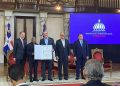 Abinader distingue a UCATEBA con Certificación de Evaluación Quinquenal del MESCYT