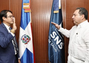 Juramentan nuevo director Servicio Regional de Salud Norcentral