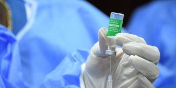 Ministerio de Salud recibe 10,000 vacunas Covid para reforzar a personas vulnerables