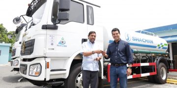 INAPA recibe dos camiones cisterna para suplir agua potable del proyecto PARGIRH