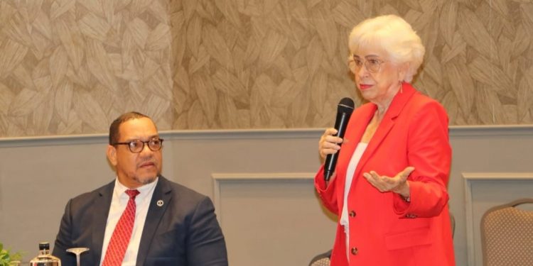 Directora General de Ética e Integridad Gubernamental Resalta Labor de la Defensa Pública