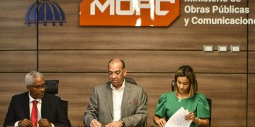 Obras Públicas recibe contrato toma posesión en usufructo 40 mil metros cuadrados de terrenos del CEA en Boca Chica