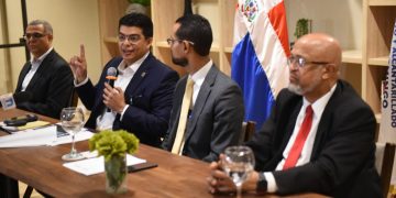 CAASD y ADOU delinean el futuro del agua en encuentro por la sostenibilidad.