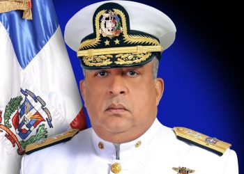 Vicealmirante Lee Ballester (ARD), nuevo director de Migración