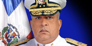 Vicealmirante Lee Ballester (ARD), nuevo director de Migración