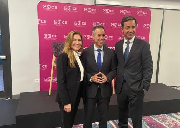Carolina Mejía participa en conversatorio sobre desarrollo de ciudades en Puerto Rico