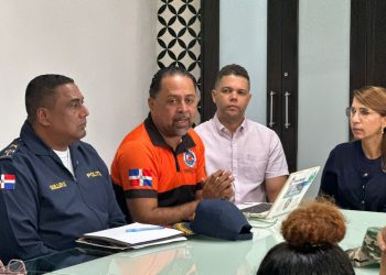 Defensa Civil de Puerto Plata anuncia cierre de playas por fuerte oleaje