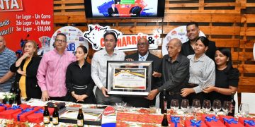 Willian Gómez y Randy Reyes reconocidos por Producciones Deportivas JLB