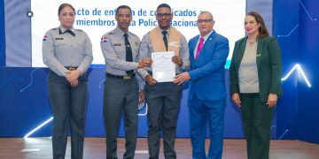 INFOTEP e IPES entregan certificados a 97 policías en diferentes formativas