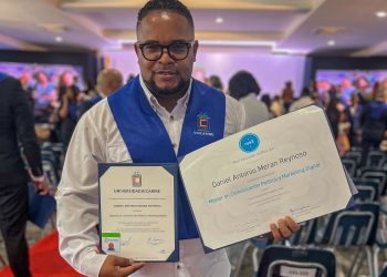 Comunicador Daniel Merán fortalece su carrera profesional con Máster en Comunicación Política