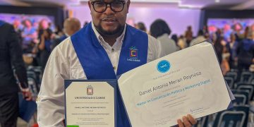 Comunicador Daniel Merán fortalece su carrera profesional con Máster en Comunicación Política
