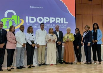Digeig premia al IDOPPRIL por destacada labor en ética y transparencia